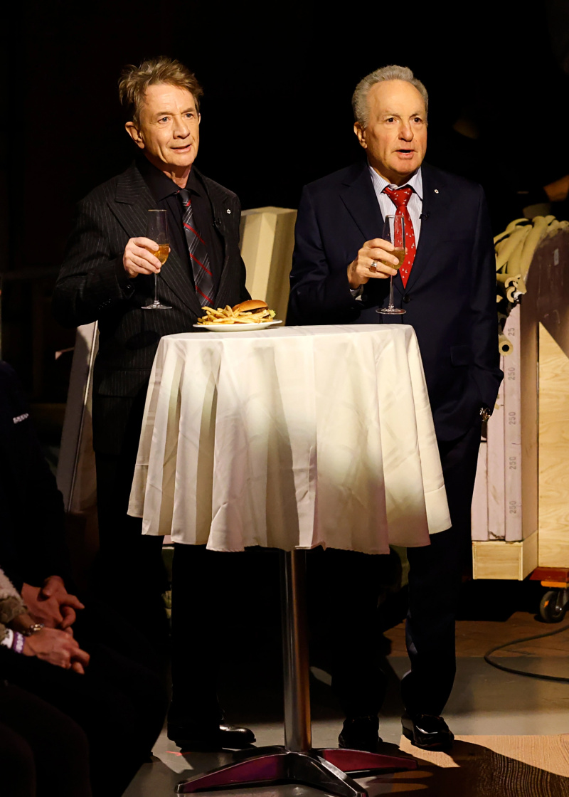 Mārtins Īss Spoofs'Problem' of Ozempic Trend During Surprise ‘SNL’ Cameo