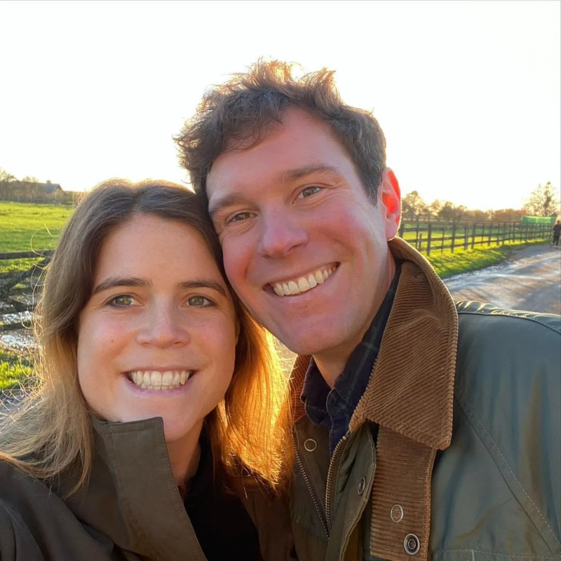 Princesa Eugenie e Jack Brooksbank compartilham novas fotos do filho de 10 meses, August