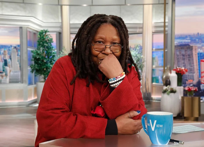 Whoopi Goldberg sa ospravedlňuje po tom, čo povedala rómske nadávky'The View': 'I Shouldn’t Have' Used Certain Words