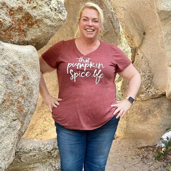 Søster Koner' Janelle Brown Shares 'Unfiltered' Glimpse of Her Health Journey as She Attempts Pilates Split: Making 'Progress'