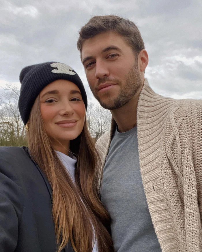 A fundadora do WeWoreWhat, Danielle Bernstein, e o namorado Anthony Adler se separaram após 4 anos juntos