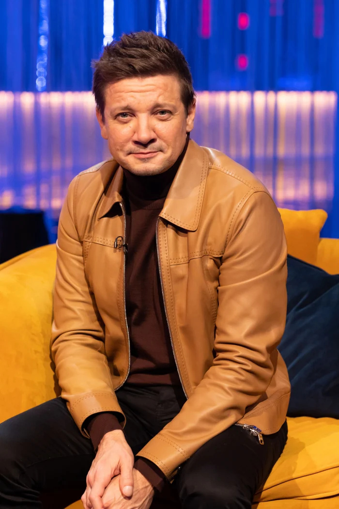 Jeremy Renner es troba en 'condicions crítiques però estables' després d'un accident llevaneu