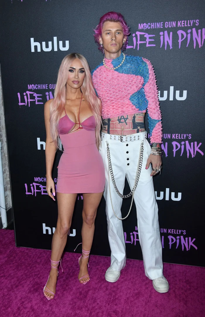 Megan Fox i Machine Gun Kelly biorą różne rzeczy'Slow' as L.A. Wedding Remains 'Stalled'
