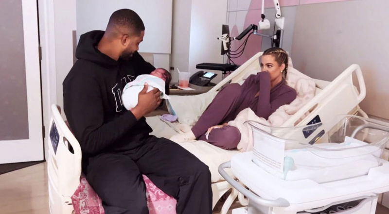 Tristan Thompson si všimol, ako odchádza z párty s novou ženou, zatiaľ čo Khloe Kardashian debutuje svojho syna v The Kardashians 2