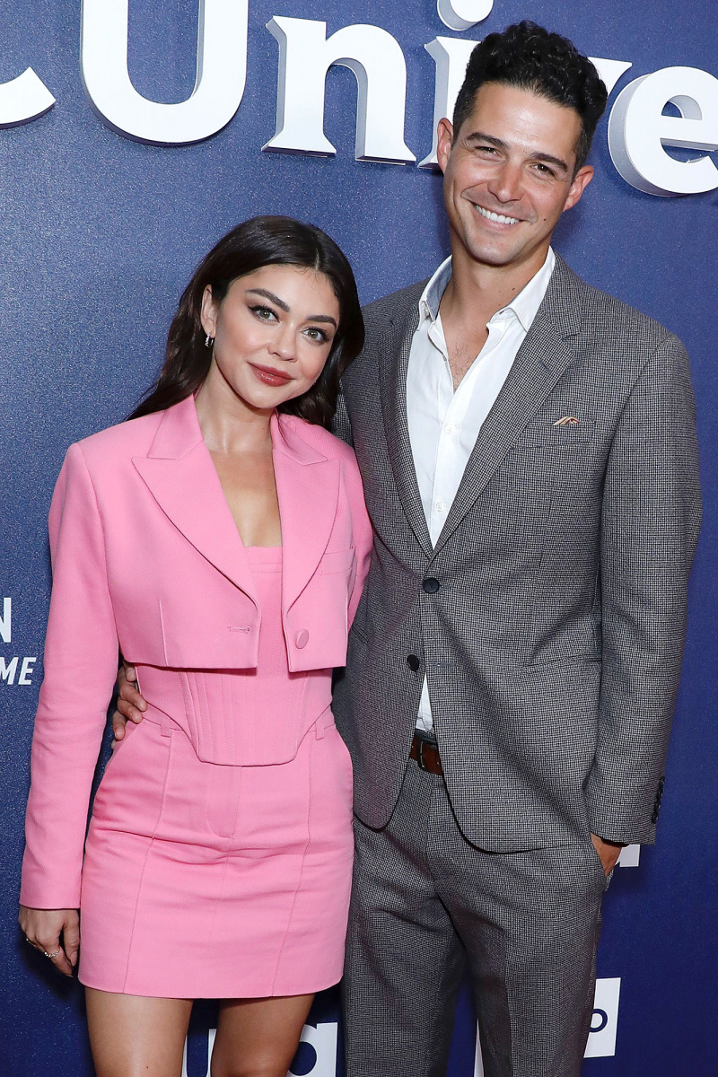 Se suponía que Ty Burrell oficiaría la boda de Sarah Hyland con Wells Adams 3
