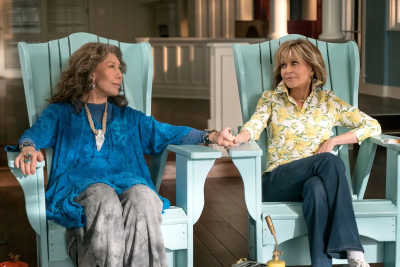 Segala-galanya Jane Fonda dan Lily Tomlin Telah Katakan Tentang Persahabatan Mereka: 'Anda Mengharuskan Saya Berair Mata'