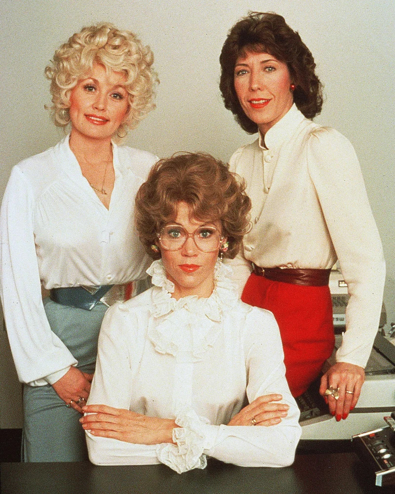 Segala-galanya Jane Fonda dan Lily Tomlin Telah Katakan Tentang Persahabatan Mereka: 'Anda Mengharuskan Saya Berair Mata'