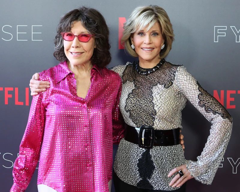 Segala-galanya Jane Fonda dan Lily Tomlin Telah Katakan Tentang Persahabatan Mereka: 'Anda Mengharuskan Saya Berair Mata'