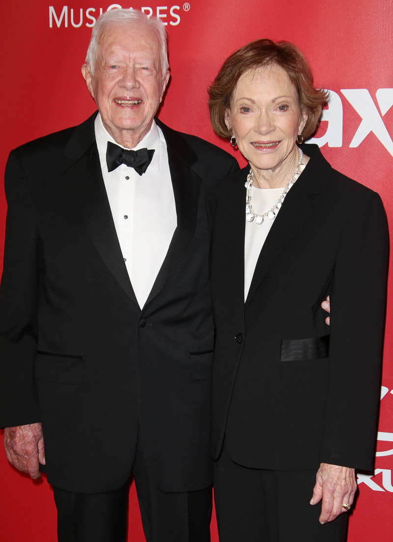 السيدة الأولى السابقة روزالين كارتر تعاني من الخرف وتعيش'Happily at Home' with Husband Jimmy Carter