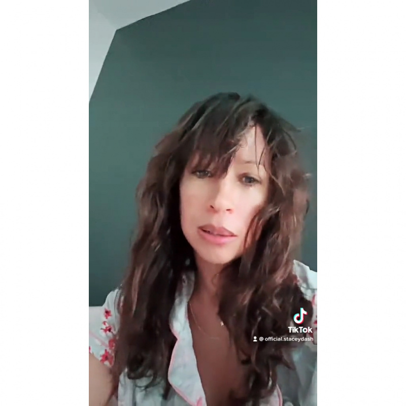 Stacey Dash rompe a llorar frente a la cámara mientras aprende DMX Murió hace más de 1 año: 'Sé que llego tarde'