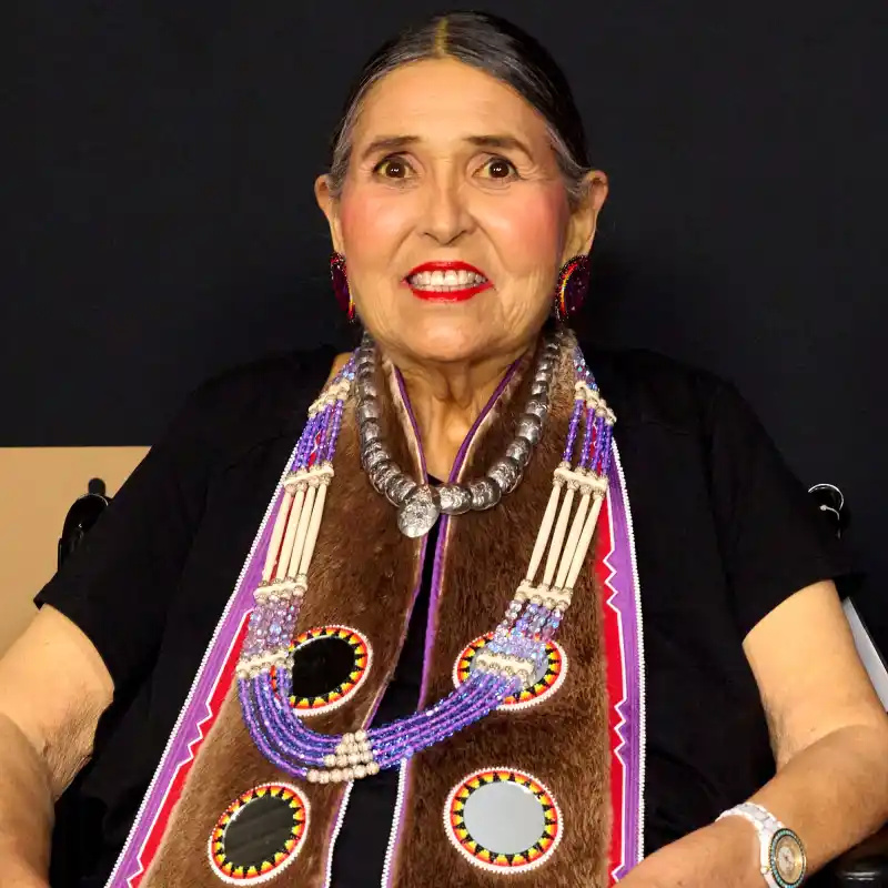 Sacheen Littlefeather mrtva: aktivistka, ki je leta 1973 zavrnila Oscarja, umrla pri 75 letih