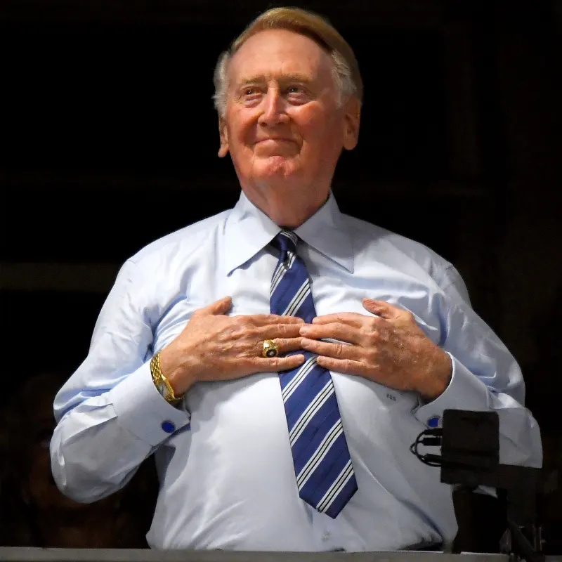 Legendarni športni voditelj Vin Scully je umrl pri 94 letih