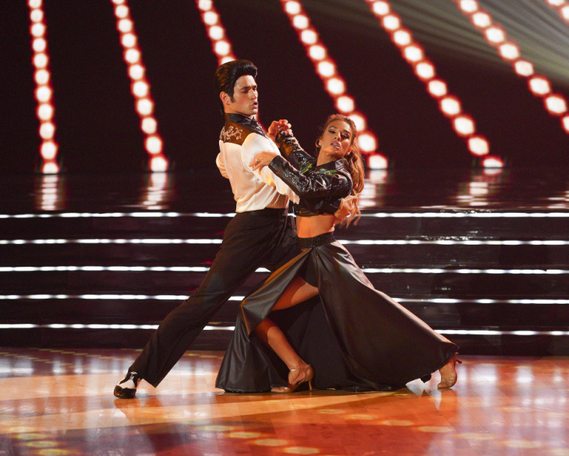 Jessie James Decker joutui rikki DWTS-viikon 2 aikana Tanssii tähtien kanssa Alan Bersten
