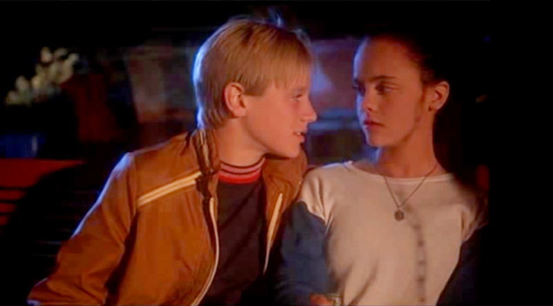 Devon Sawa og Christina Ricci i'Now and Then'