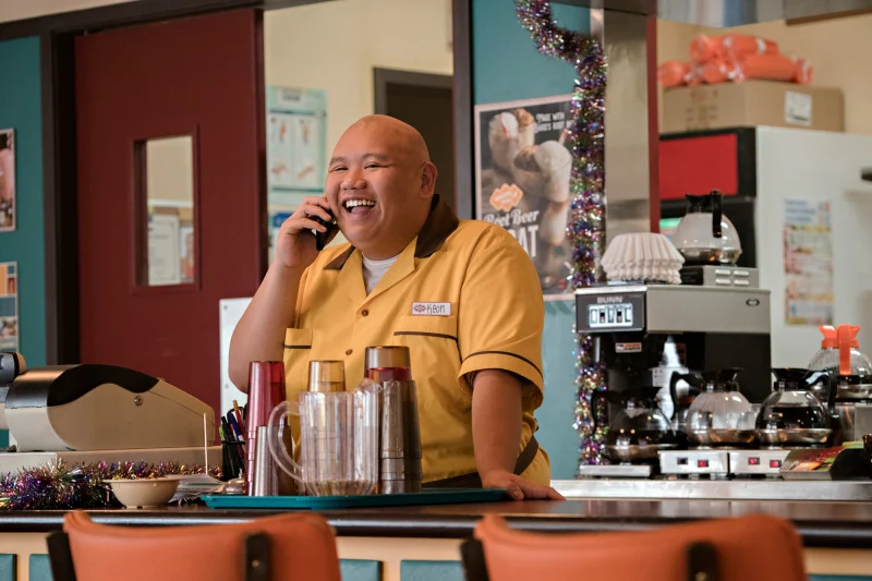 'Let It Snow' — Netflix Aşk aşktır! Yıllar Boyunca En İyi LGBTQIA+ Tatil Romantik Filmleri