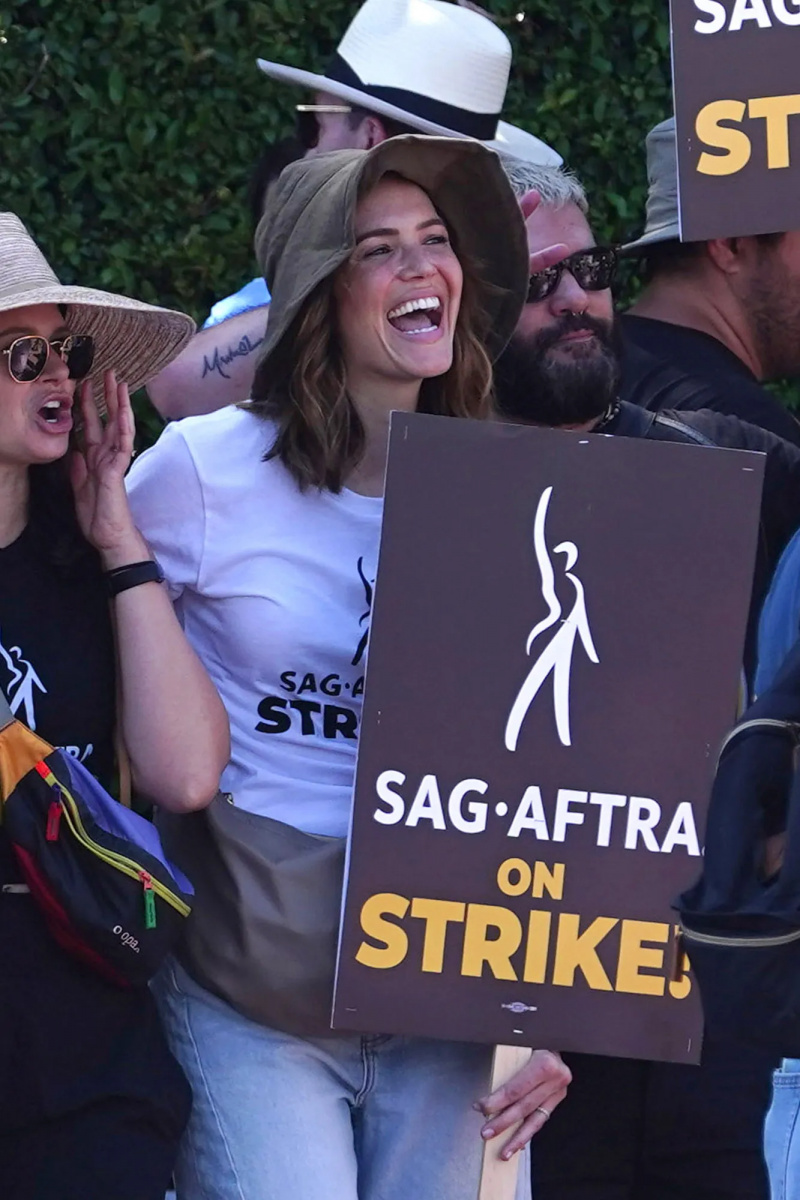 Kuulsused, kes on liitunud SAG-AFTRA streigipiketiliinidega