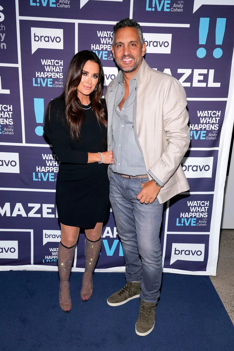 'The Real Housewives of Beverly Hills'-stjärnan Kyle Richards och Mauricio Umanskys familjealbum - 775 Se What Happens Live With Andy Cohen - Säsong 19