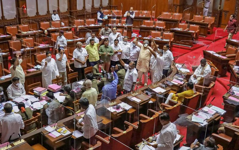 Vụ bê bối đĩa CD tình dục của Karnataka, Vụ bê bối tình dục của Karnataka vì việc làm, Vụ bê bối về đĩa CD tình dục của Karnataka là gì, Ramesh Jarkiholi, D K Shivakumar, Indian Express