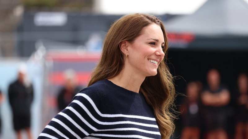 Dieser Amazon-Pullover sieht fast identisch mit dem von Herzogin Kate aus – und ist 97 % weniger