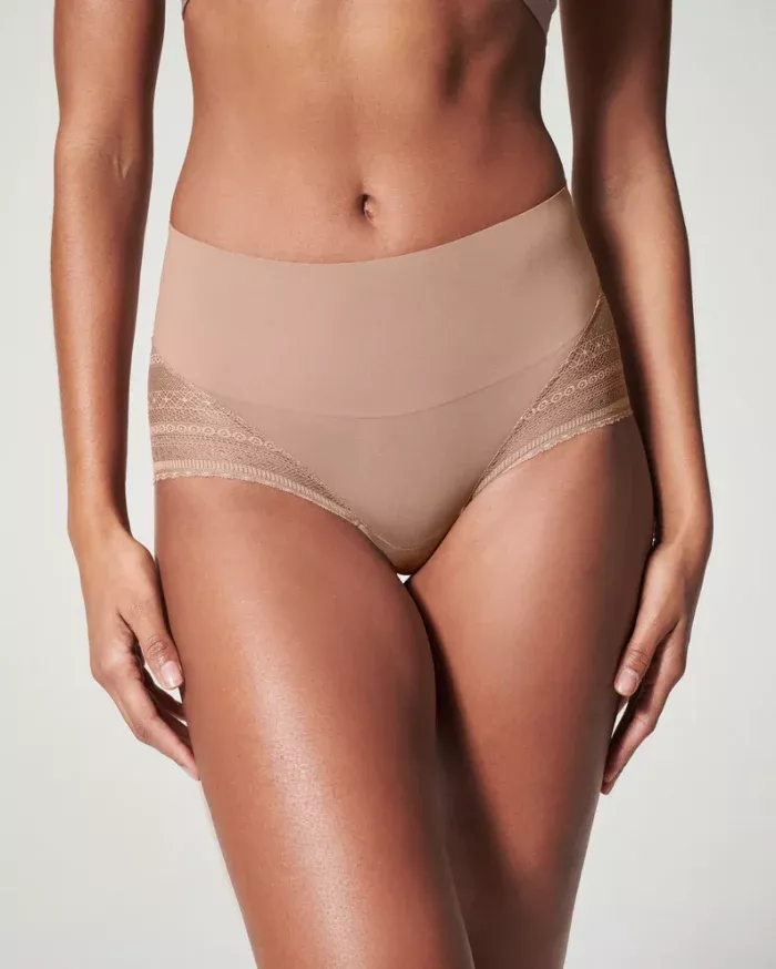سراويل الدانتيل Spanx