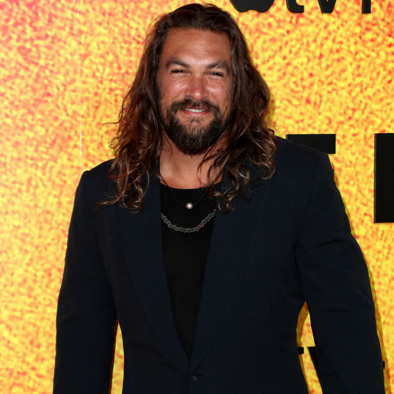 Čerstvý rez! Jason Momoa si oholí hlavu pre dobrú vec