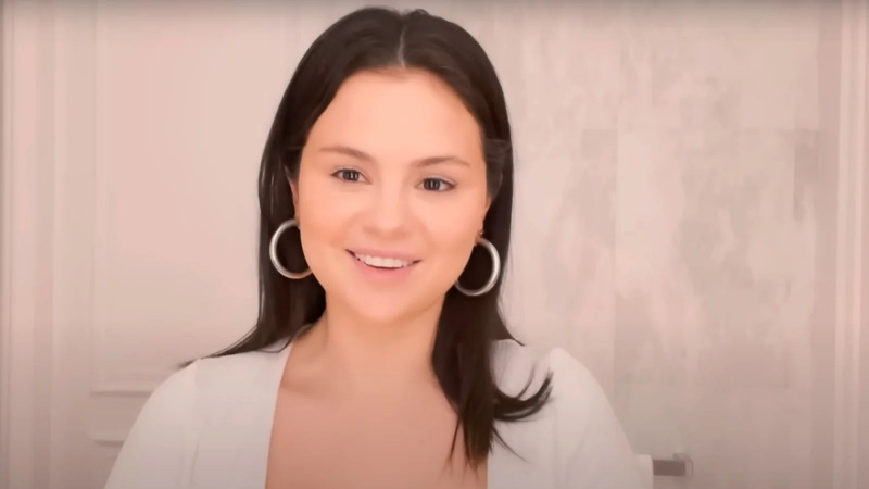 تشارك سيلينا غوميز روتينها البسيط لمكياج الربيع 'ألا تفعل شيئًا على الإطلاق في المنزل'