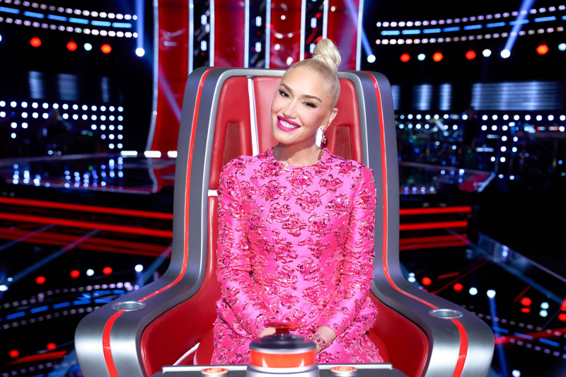   Blake Shelton ridiculamente zomba da esposa Gwen Stefani Fashion Choices The Voice Season Premiere 2