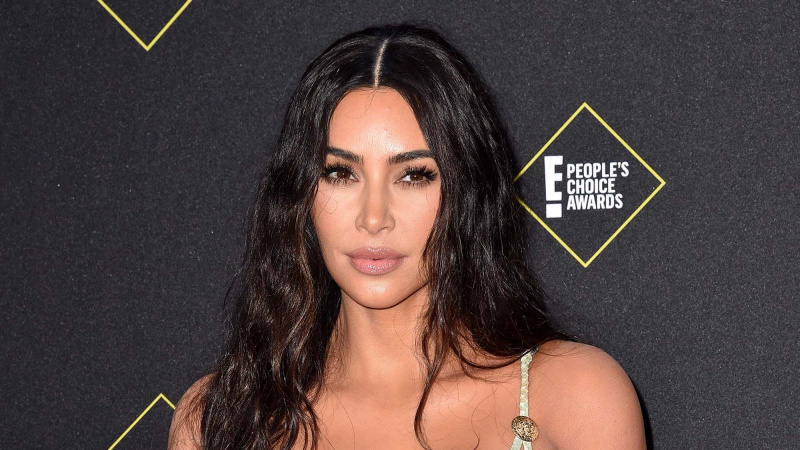 Kim Kardashian får 2. hudopstramningsprocedure på maven: 'Vi vil bare se snuppet ud'